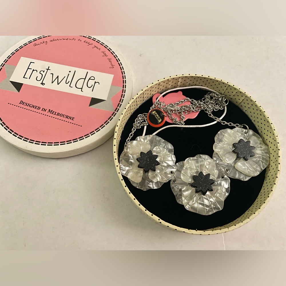 Erstwilder White Poppy Necklace